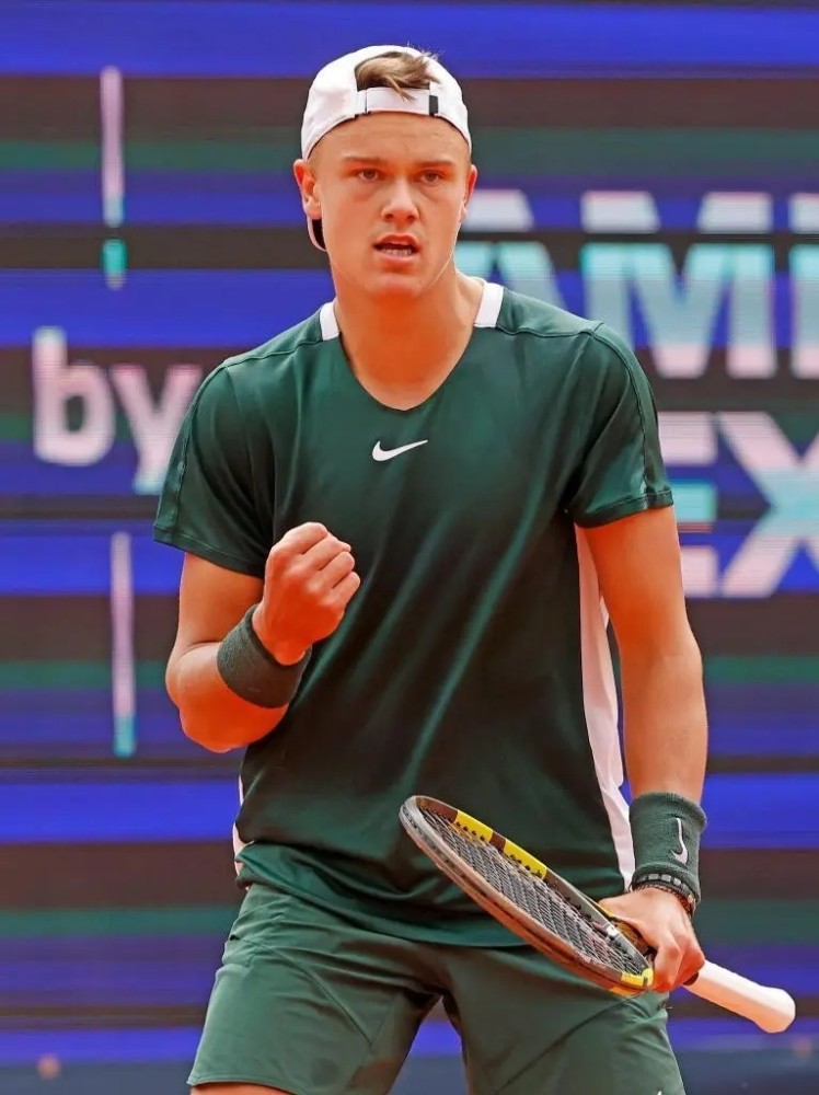 力嵌入集体 力嵌入集体